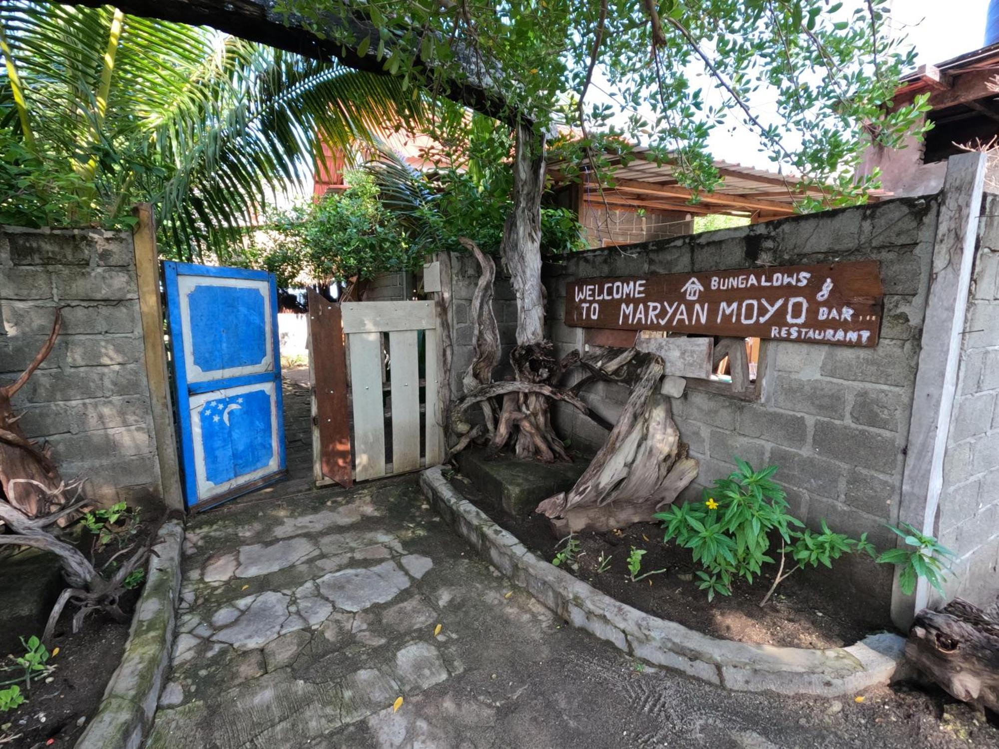 Maryan Moyo Bungalows & Resto Moyo Island Esterno foto