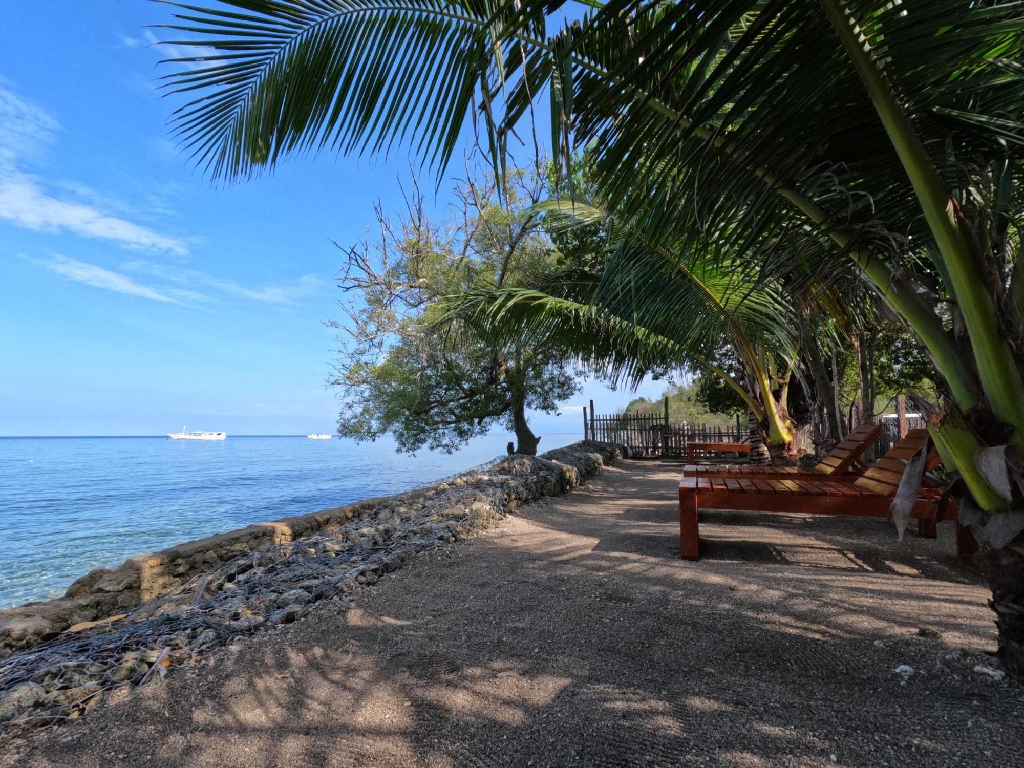 Maryan Moyo Bungalows & Resto Moyo Island Esterno foto
