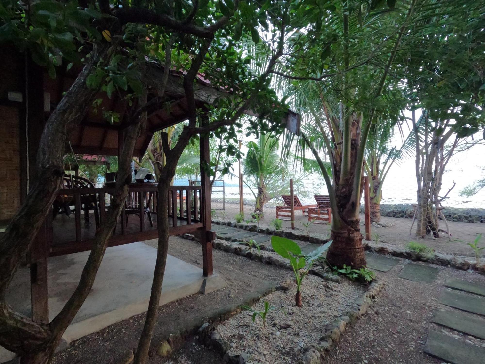 Maryan Moyo Bungalows & Resto Moyo Island Esterno foto