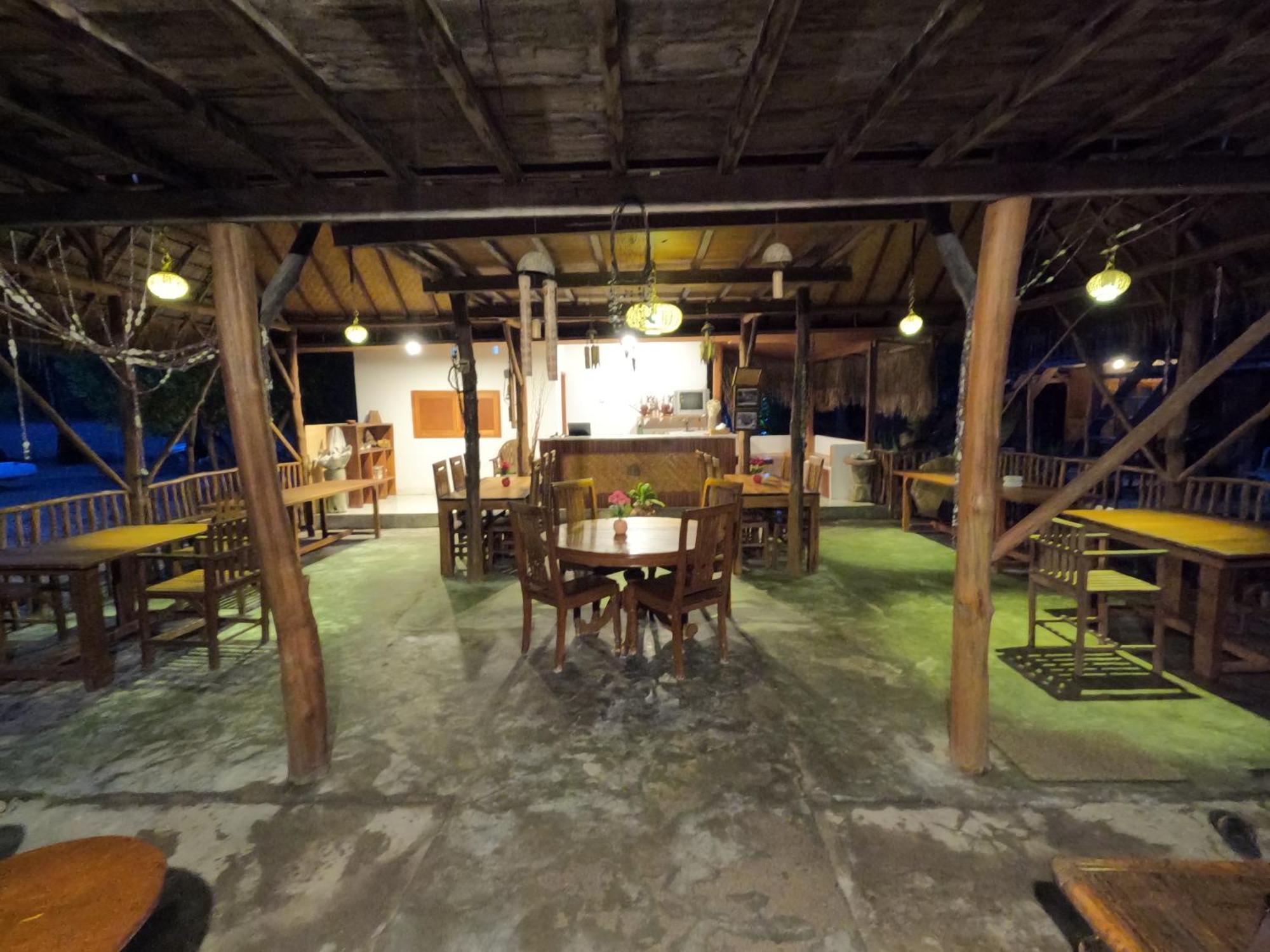 Maryan Moyo Bungalows & Resto Moyo Island Esterno foto