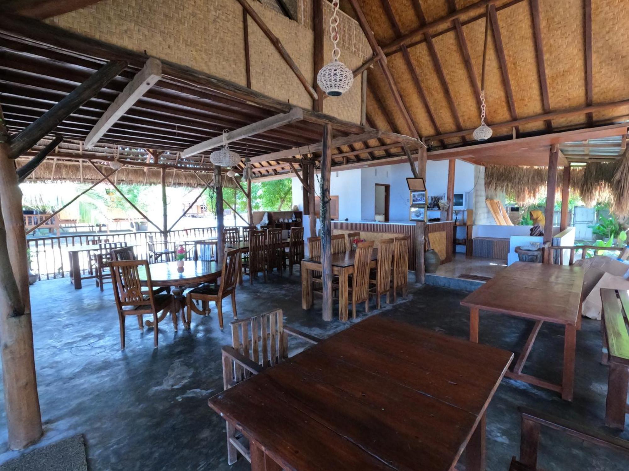 Maryan Moyo Bungalows & Resto Moyo Island Esterno foto
