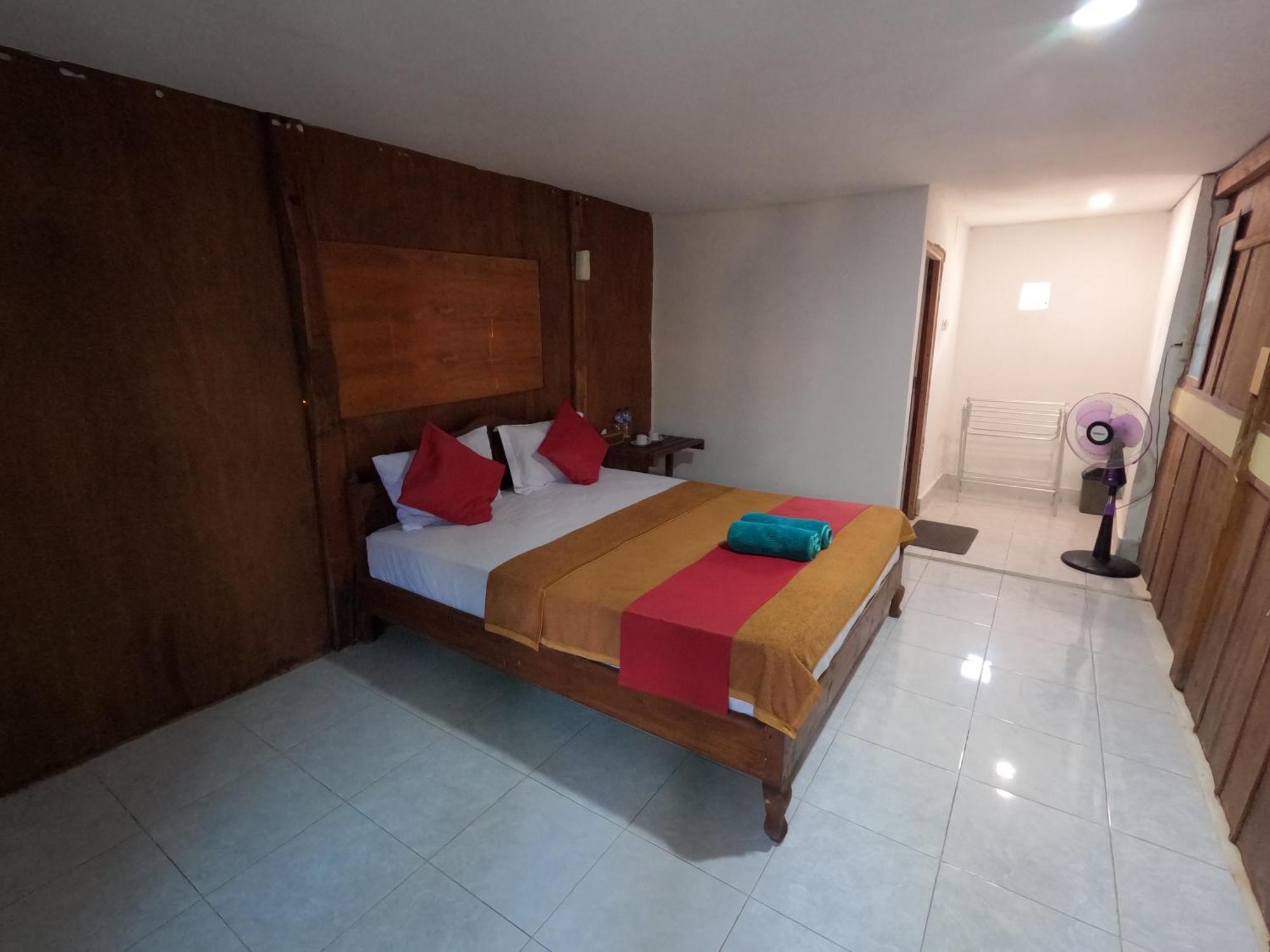 Maryan Moyo Bungalows & Resto Moyo Island Esterno foto