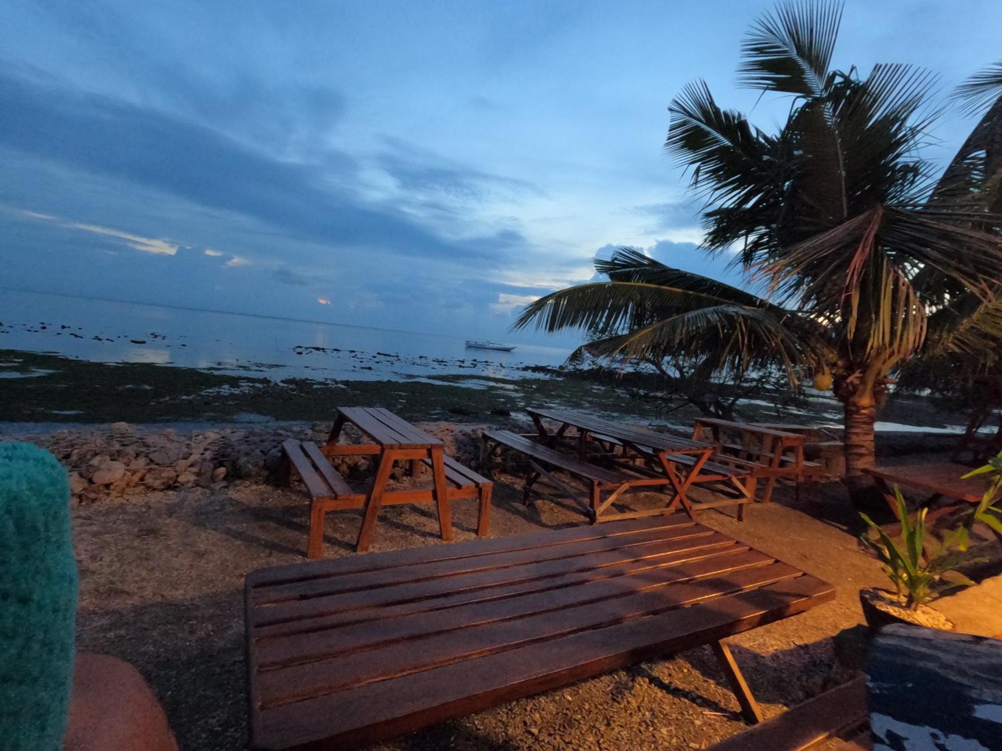 Maryan Moyo Bungalows & Resto Moyo Island Esterno foto